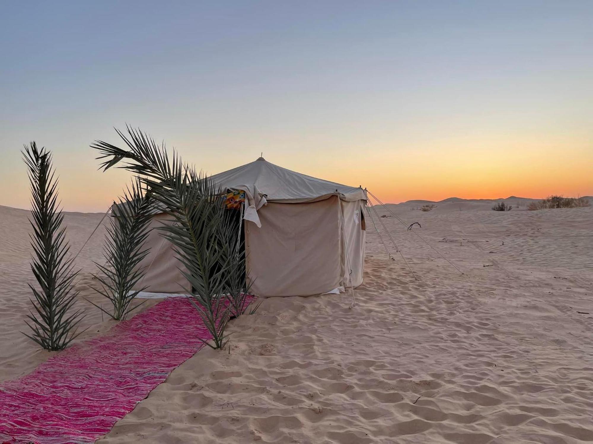 Luxury Camp Dunes Insolites Sabria Exterior foto